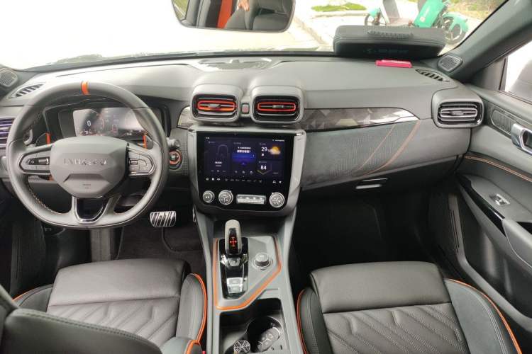 Used Lynk & Co 02 Hatchback 2021 2.0TD Halo Driving Control Kit Edition Center Console