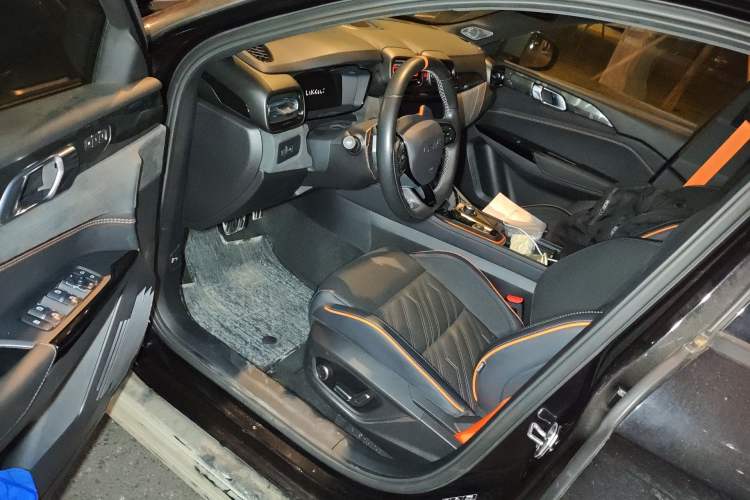 Used Lynk & Co 02 Hatchback 2021 2.0TD Halo Driving Control Kit Edition Driver Seat