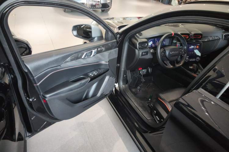Used Lynk & Co 02 Hatchback 2021 2.0TD Halo Driver Seat