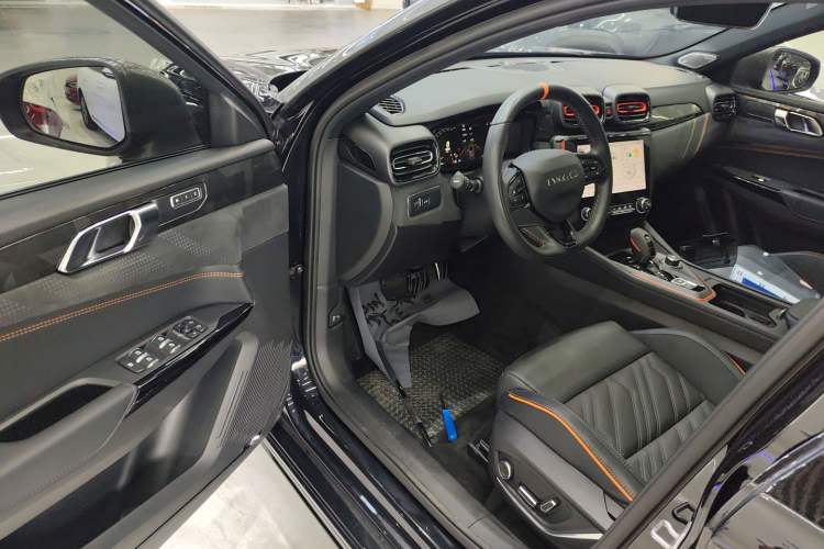 Used Lynk & Co 02 Hatchback 2021 2.0TD Halo Driver Seat