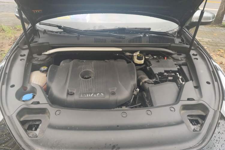 Used Lynk & Co 02 Hatchback 2021 2.0TD Halo Driving Control Kit Edition Engine Bay