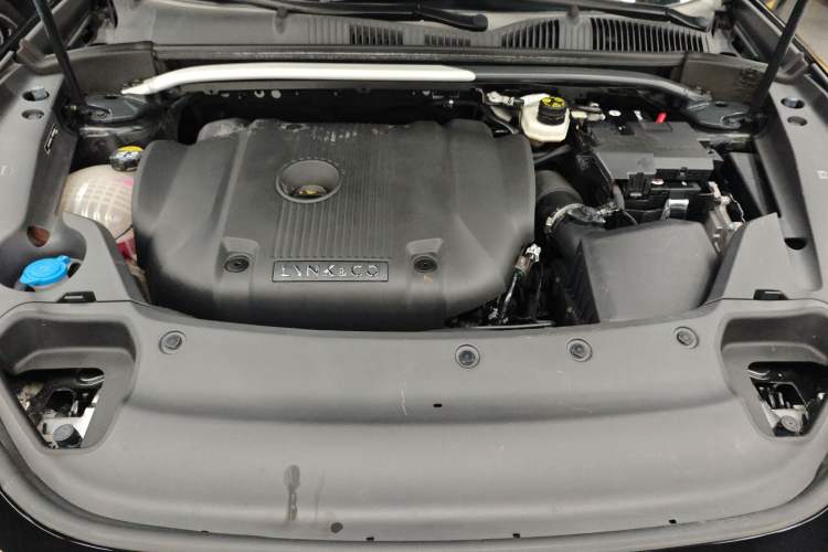 Used Lynk & Co 02 Hatchback 2021 2.0TD Halo Driving Control Kit Edition Engine Bay
