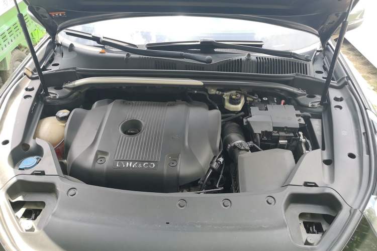 Used Lynk & Co 02 Hatchback 2021 2.0TD Halo Driving Control Kit Edition Engine Bay