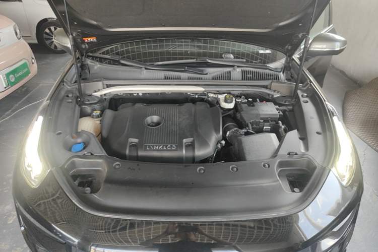 Used Lynk & Co 02 Hatchback 2021 2.0TD Halo Driving Control Kit Edition Engine Bay