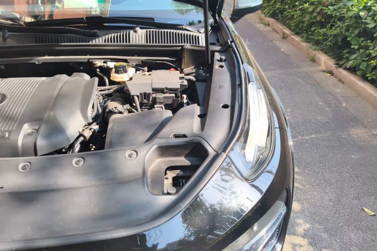 Used Lynk & Co 02 Hatchback 2021 2.0TD Halo Engine Bay Left