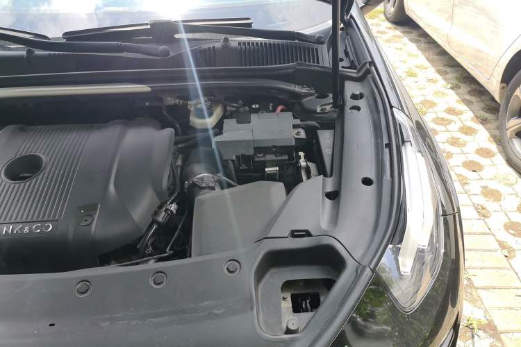 Used Lynk & Co 02 Hatchback 2021 2.0TD Halo Driving Control Kit Edition Engine Bay Left