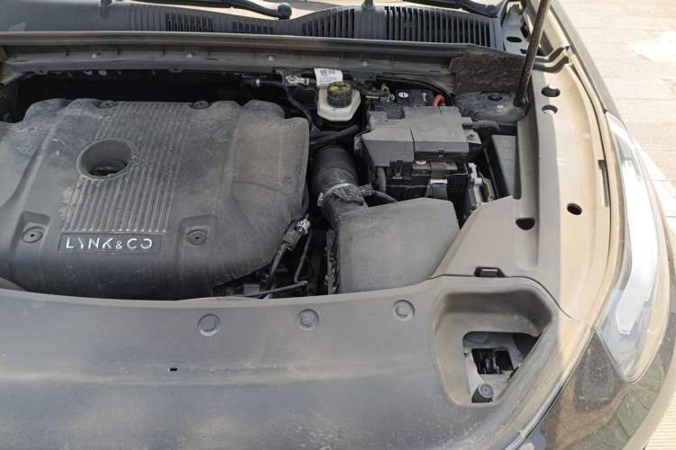 Used Lynk & Co 02 Hatchback 2021 2.0TD Halo Engine Bay Left