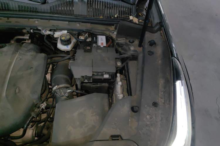 Used Lynk & Co 02 Hatchback 2021 2.0TD Halo Driving Control Kit Edition Engine Bay Left