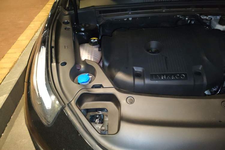 Used Lynk & Co 02 Hatchback 2021 2.0TD Halo Driving Control Kit Edition Engine Bay Right