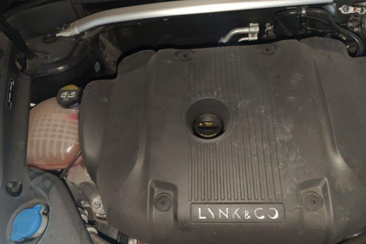 Used Lynk & Co 02 Hatchback 2021 2.0TD Halo Driving Control Kit Edition Engine Bay Right