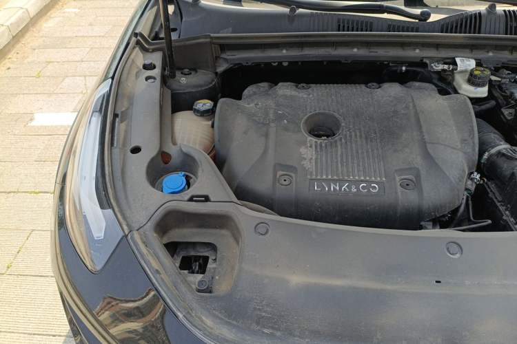 Used Lynk & Co 02 Hatchback 2021 2.0TD Halo Engine Bay Right