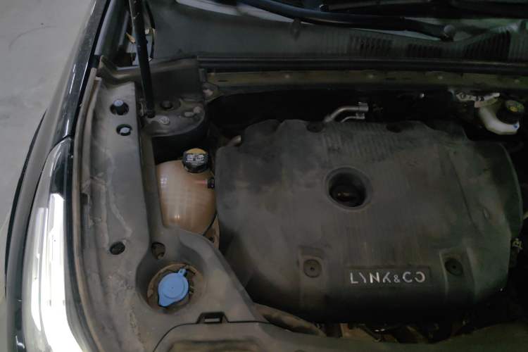 Used Lynk & Co 02 Hatchback 2021 2.0TD Halo Driving Control Kit Edition Engine Bay Right
