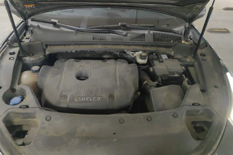 Used Lynk & Co 02 Hatchback 2021 2.0TD Halo Driving Control Kit Edition Engine Bay
