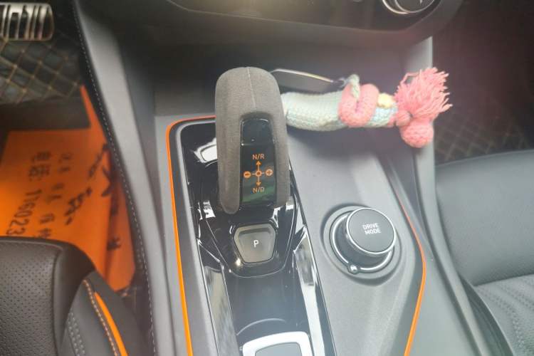 Used Lynk & Co 02 Hatchback 2021 2.0TD Halo Driving Control Kit Edition Gear Lever