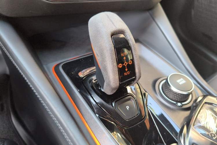 Used Lynk & Co 02 Hatchback 2021 2.0TD Halo Gear Lever