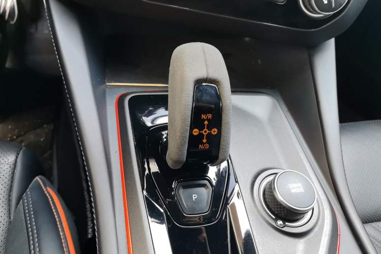 Used Lynk & Co 02 Hatchback 2021 2.0TD Halo Driving Control Kit Edition Gear Lever