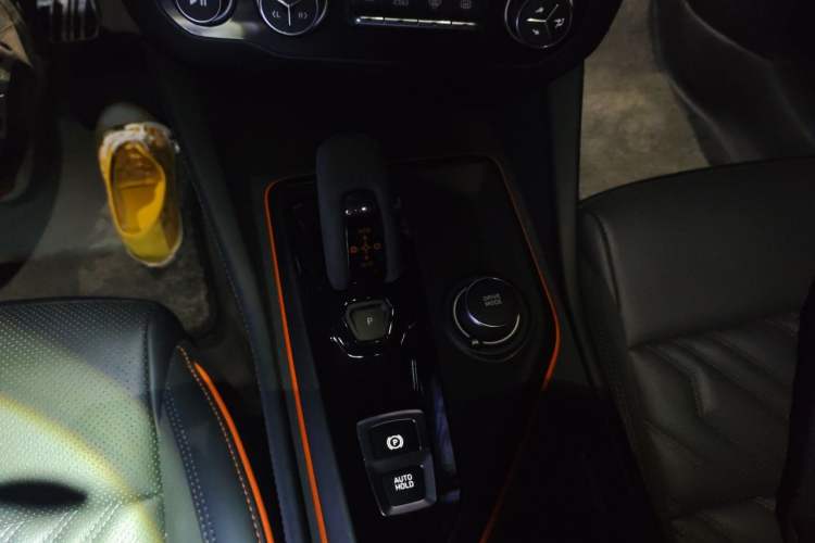 Used Lynk & Co 02 Hatchback 2021 2.0TD Halo Driving Control Kit Edition Gear Lever