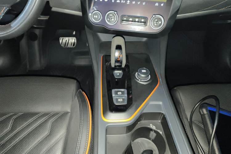 Used Lynk & Co 02 Hatchback 2021 2.0TD Halo Gear Lever