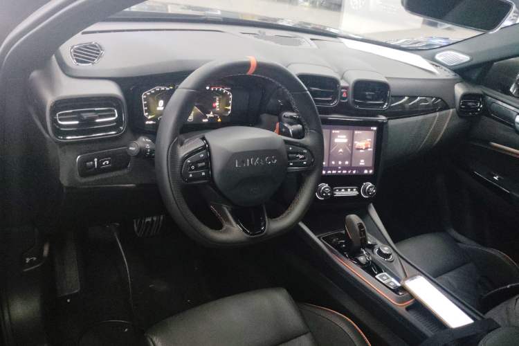 Used Lynk & Co 02 Hatchback 2021 2.0TD Halo Interior 2