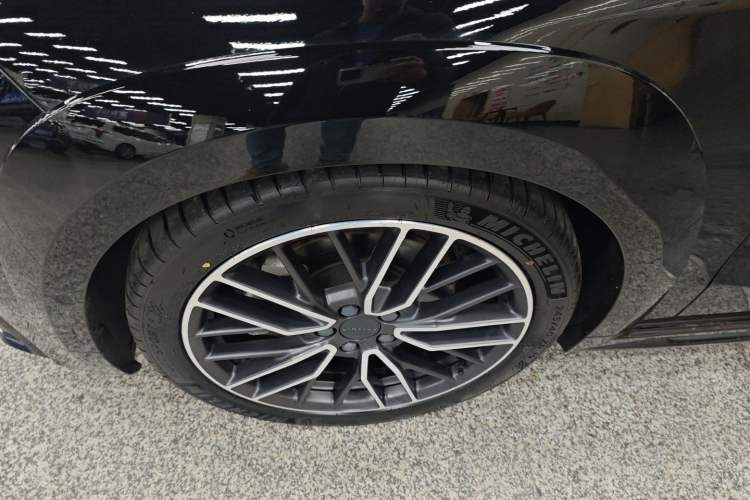 Used Lynk & Co 02 Hatchback 2021 2.0TD Halo Driving Control Kit Edition Left Front Wheel Hub