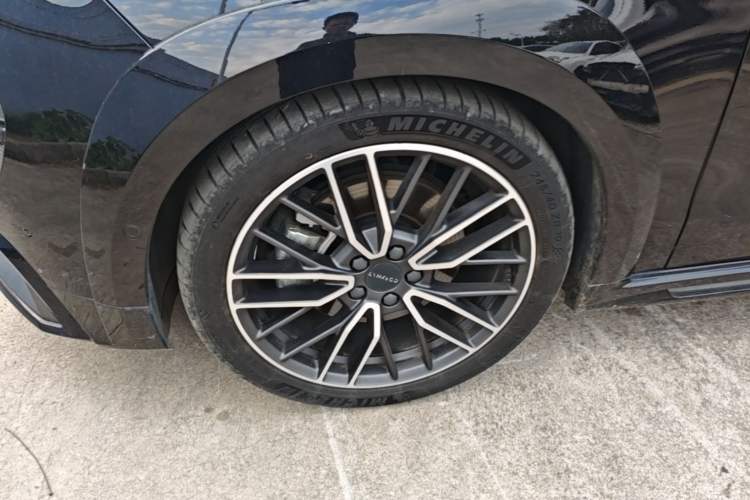 Used Lynk & Co 02 Hatchback 2021 2.0TD Halo Left Front Wheel Hub