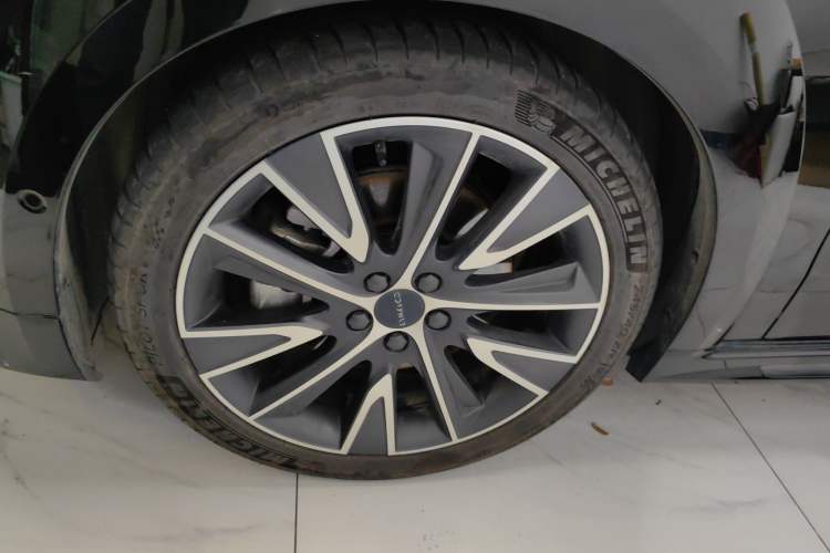 Used Lynk & Co 02 Hatchback 2021 2.0TD Halo Left Front Wheel Hub