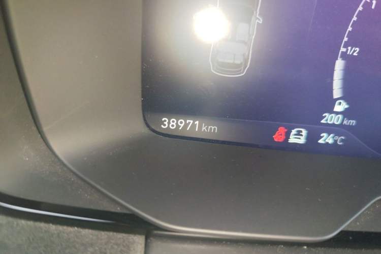 Used Lynk & Co 02 Hatchback 2021 2.0TD Halo Driving Control Kit Edition Odometer Close Up