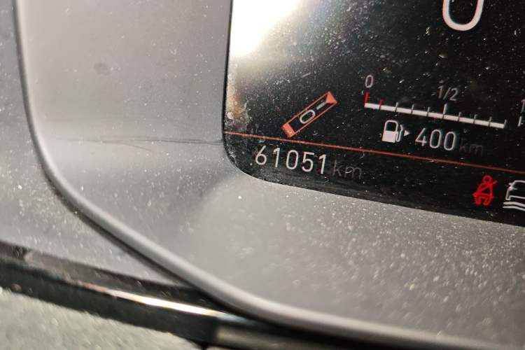 Used Lynk & Co 02 Hatchback 2021 2.0TD Halo Driving Control Kit Edition Odometer Close Up