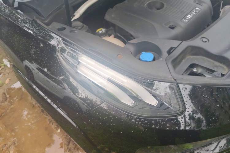 Used Lynk & Co 02 Hatchback 2021 2.0TD Halo Driving Control Kit Edition Right Front Headlight