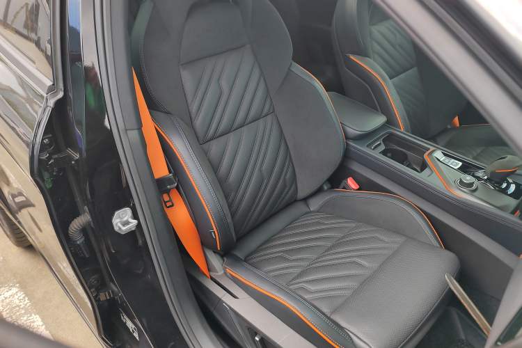 Used Lynk & Co 02 Hatchback 2021 2.0TD Halo Right Front Seat