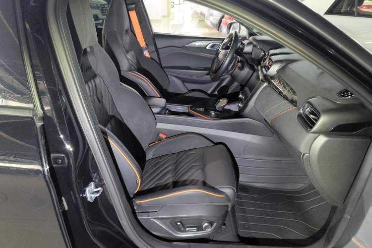 Used Lynk & Co 02 Hatchback 2021 2.0TD Halo Right Front Seat