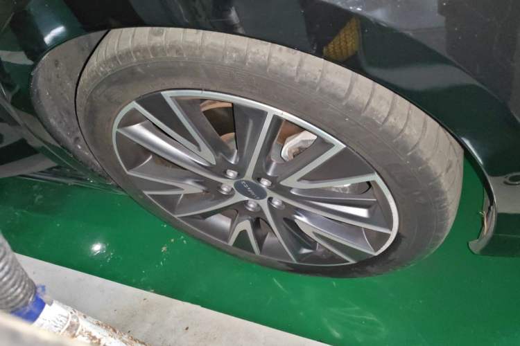 Used Lynk & Co 02 Hatchback 2021 2.0TD Halo Right Front Wheel Hub