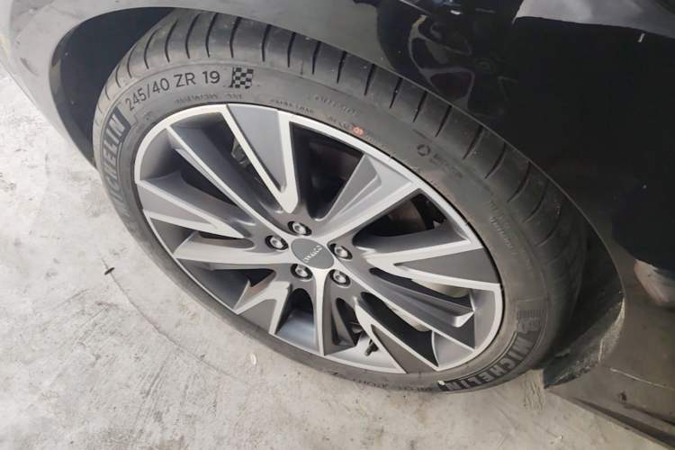 Used Lynk & Co 02 Hatchback 2021 2.0TD Halo Right Rear Wheel Hub