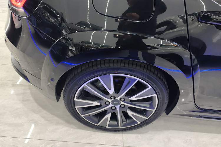 Used Lynk & Co 02 Hatchback 2021 2.0TD Halo Right Rear Wheel Hub