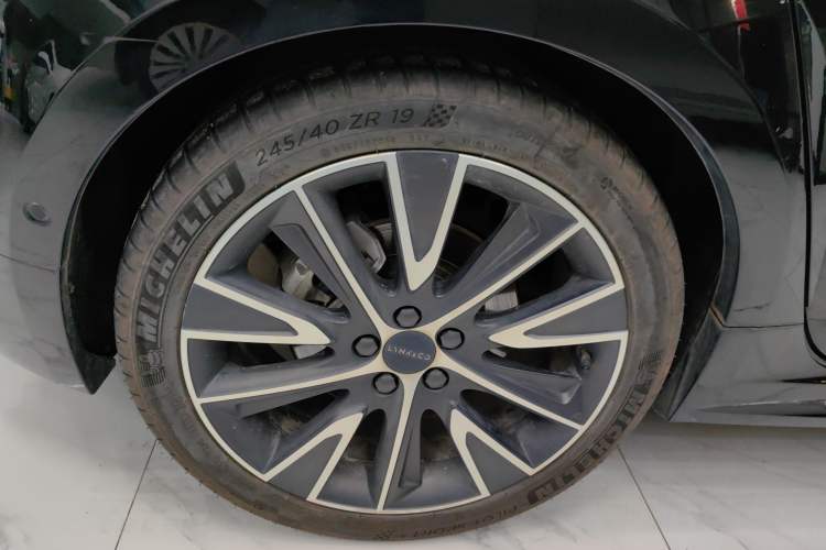 Used Lynk & Co 02 Hatchback 2021 2.0TD Halo Right Rear Wheel Hub