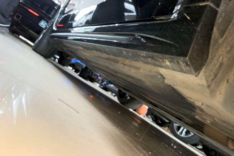 Used Lynk & Co 02 Hatchback 2021 2.0TD Halo Driving Control Kit Edition Right Side Sill