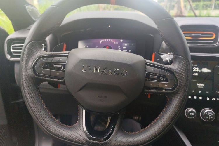 Used Lynk & Co 02 Hatchback 2021 2.0TD Halo Driving Control Kit Edition Steering Wheel
