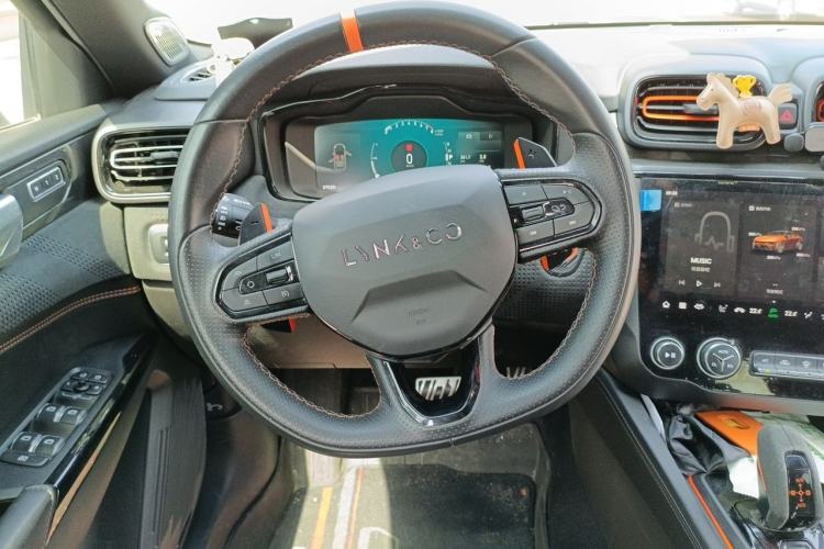 Used Lynk & Co 02 Hatchback 2021 2.0TD Halo Steering Wheel