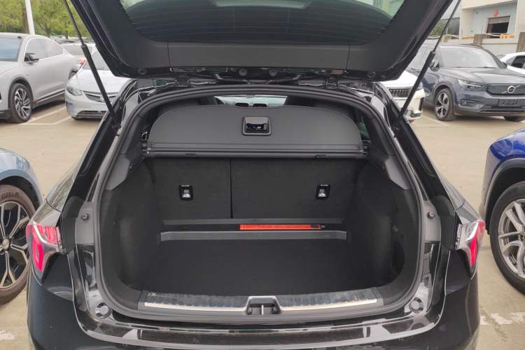Used Lynk & Co 02 Hatchback 2021 2.0TD Halo Trunk