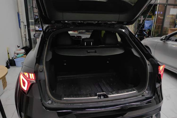 Used Lynk & Co 02 Hatchback 2021 2.0TD Halo Trunk
