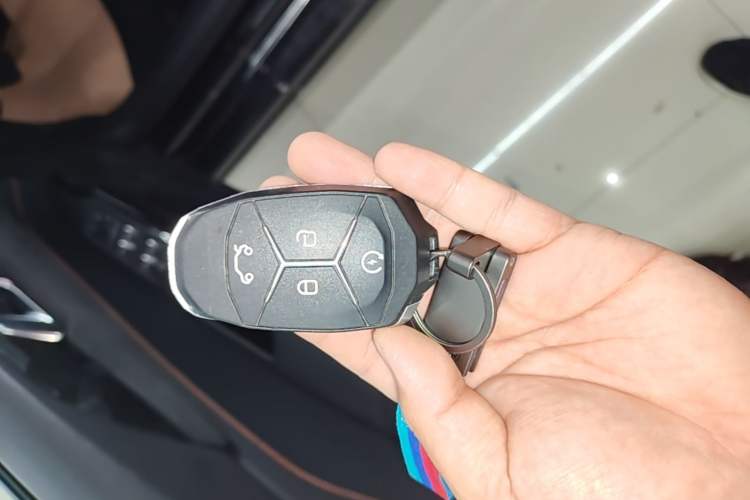 Used Lynk & Co 02 Hatchback 2021 2.0TD Halo Driving Control Kit Edition Vehicle Key