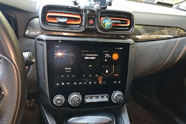 Used Lynk & Co 02 Hatchback 2021 2.0TD Halo Driving Control Kit Edition Audio And AC Panel