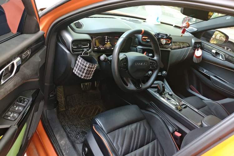 Used Lynk & Co 02 Hatchback 2021 2.0TD Halo Driving Control Kit Edition Driver Seat