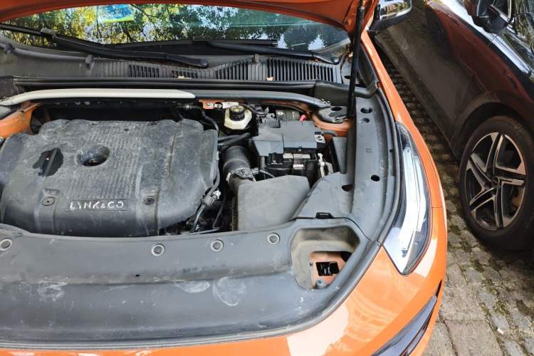 Used Lynk & Co 02 Hatchback 2021 2.0TD Halo Driving Control Kit Edition Engine Bay Left