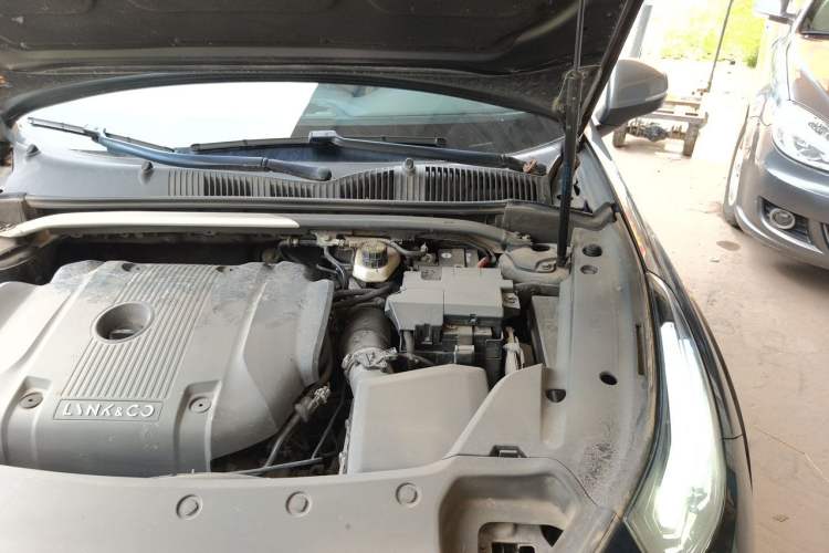 Used Lynk & Co 02 Hatchback 2021 2.0TD Halo Driving Control Kit Edition Engine Bay Left