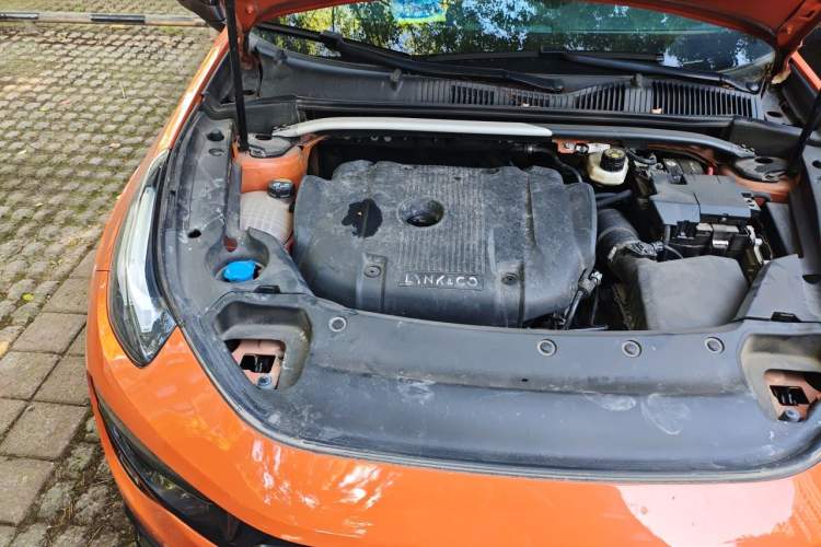 Used Lynk & Co 02 Hatchback 2021 2.0TD Halo Driving Control Kit Edition Engine Bay Right