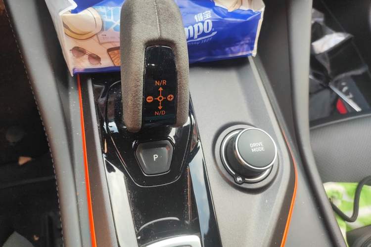 Used Lynk & Co 02 Hatchback 2021 2.0TD Halo Driving Control Kit Edition Gear Lever