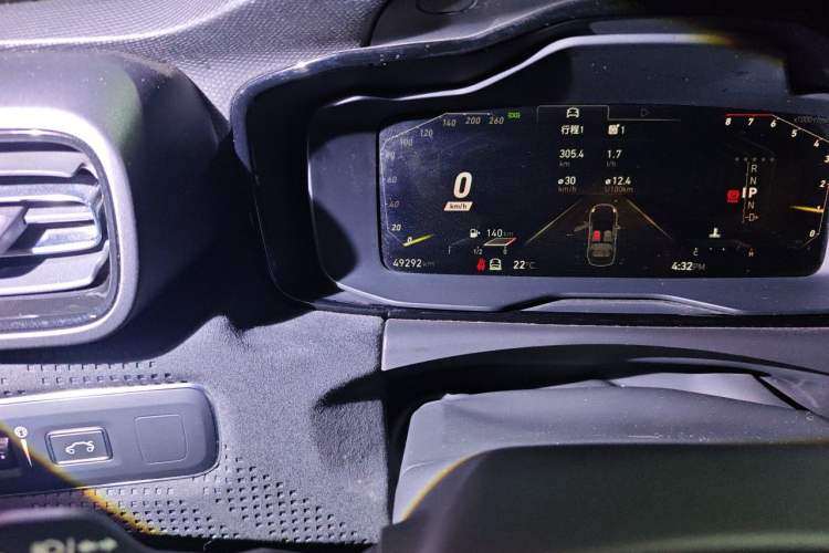 Used Lynk & Co 02 Hatchback 2021 2.0TD Halo Odometer Close Up