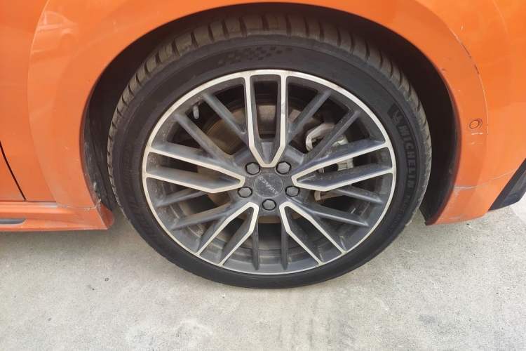 Used Lynk & Co 02 Hatchback 2021 2.0TD Halo Driving Control Kit Edition Right Front Wheel Hub
