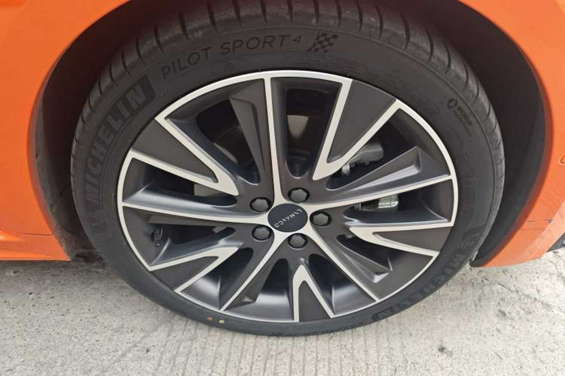 Used Lynk & Co 02 Hatchback 2021 2.0TD Halo Right Front Wheel Hub